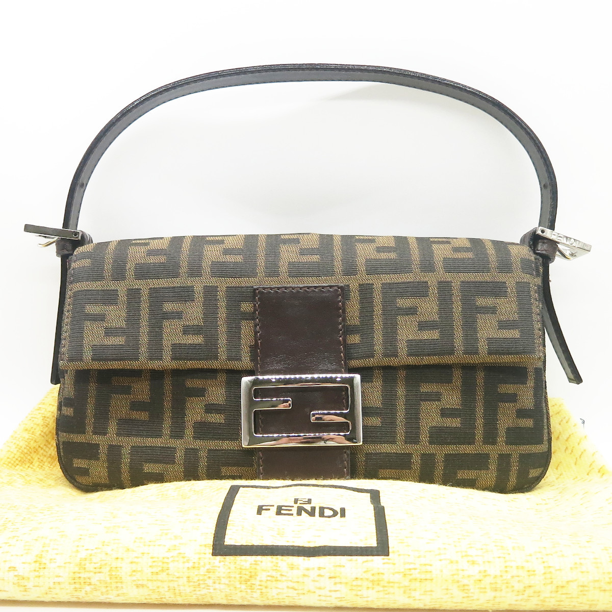 【来店買取】FENDI フェンディ マンマバケット ショルダーバッグの買取 川越 | 貴金属・ダイヤモンド・ブランド品買取専門店バイセラジャパン