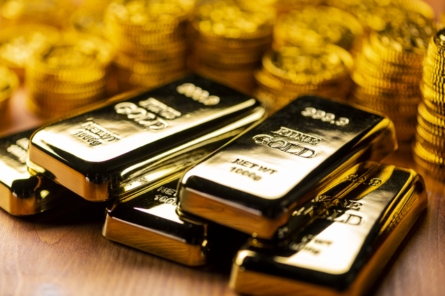 投資を始めるならどちらがおすすめ？ビットコイン投資・金投資のメリット・デメリット
